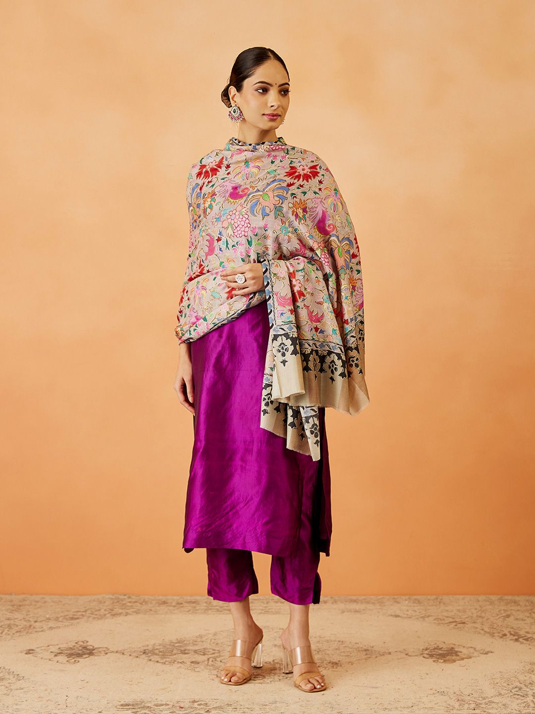 Dhiyona PA Women Floral Embroidered Shawl