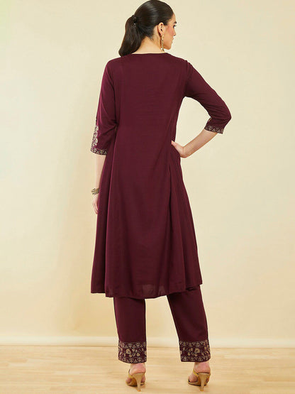 Dhiyona SO Women's Floral Embroidered Thread Work Kurta With Trousers