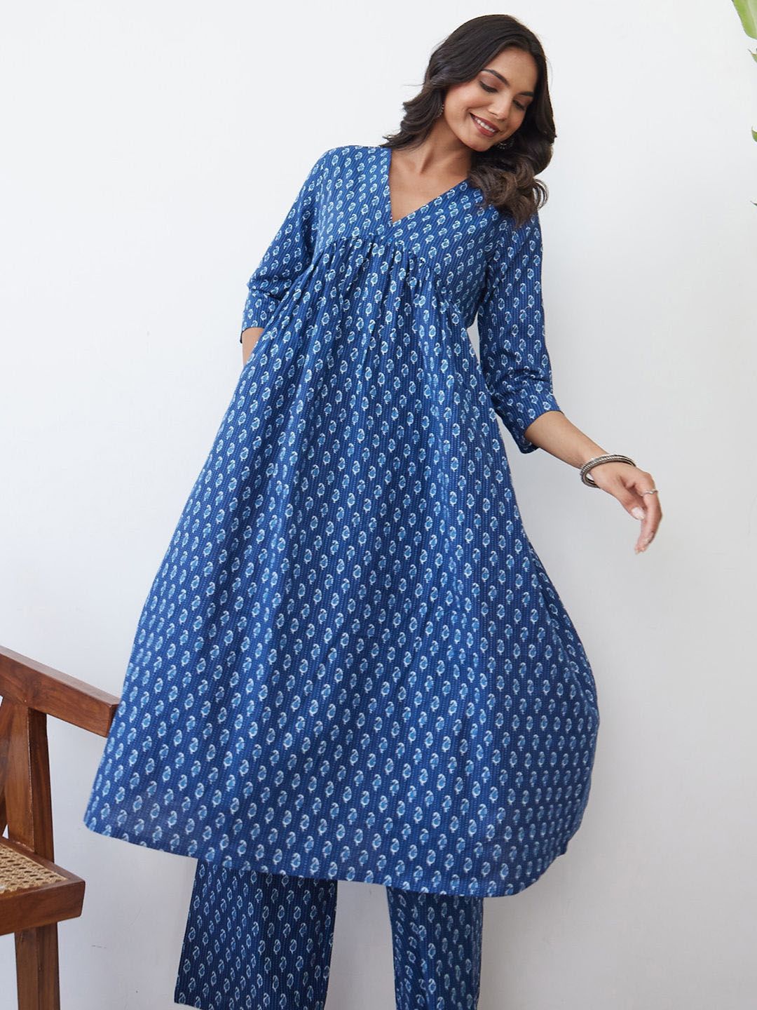 Dhiyona IE Ethnic Motifs Printed Pure Cotton Kurta With Trousers