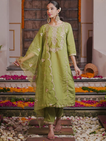 Ethnic Motifs Embroidered Kurta With Trousers & Dupatta