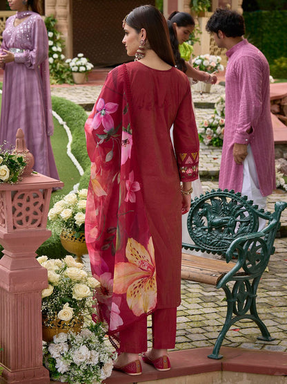 Women Floral Embroidered Regular Thread Work Kurta with Trousers & With Dupatta