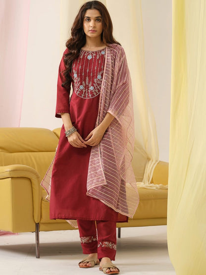 Dhiyona SN Women's Embroidered Round Neck Straight Beads and Stones Kurta With Trouser & Dupatta