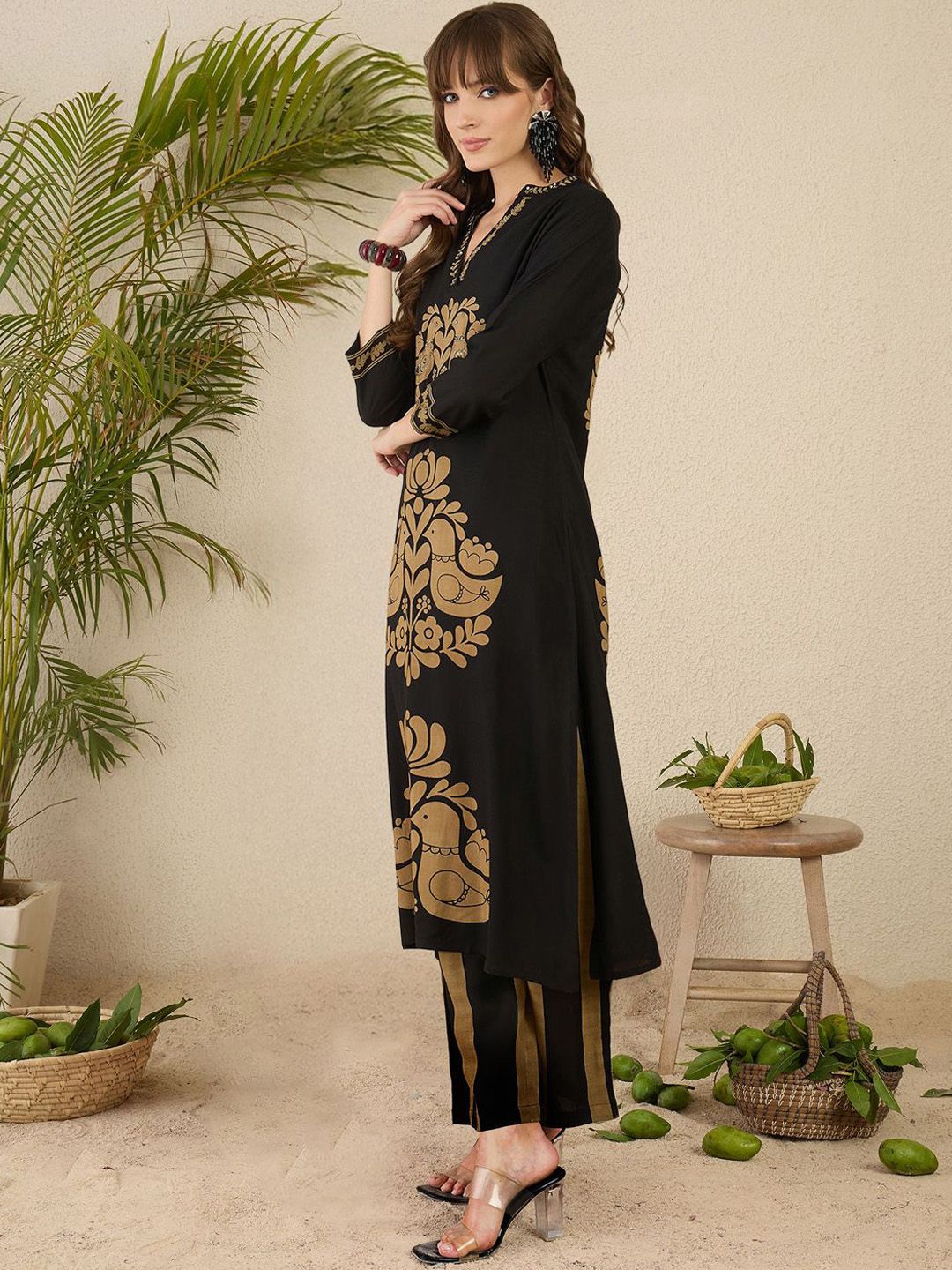 Dhiyona IE Floral Printed Thread Work V-Neck Straight Kurta with Palazzos