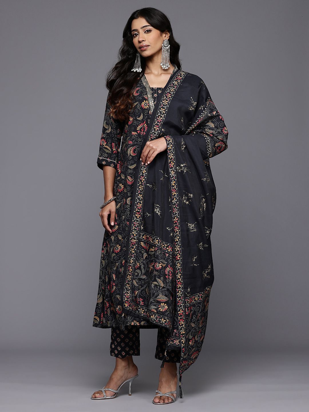 Dhiyona VA Women'sFloral Printed Sequinned Kurta With Trousers & Dupatta