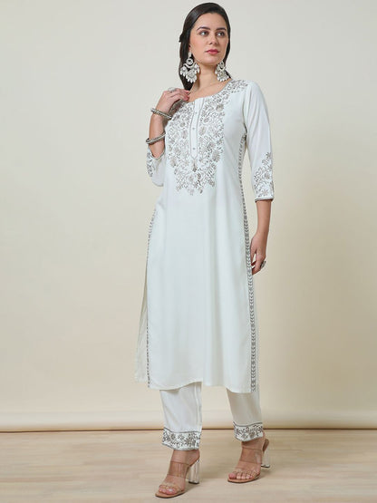 Dhiyona SO Women's Rayon Embroidered Kurta Set With Thread Work
