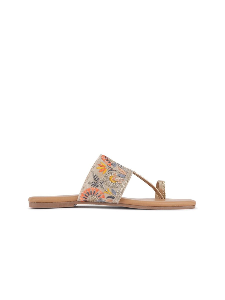 Dhiyona AK Embroidered One Toe Flats