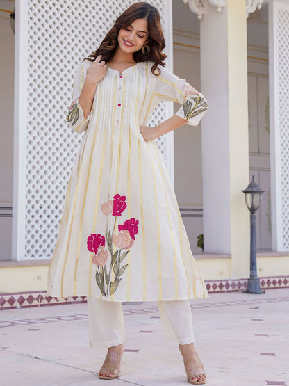 Women Floral Printed Regular Pure Cotton Kurta with Trousers