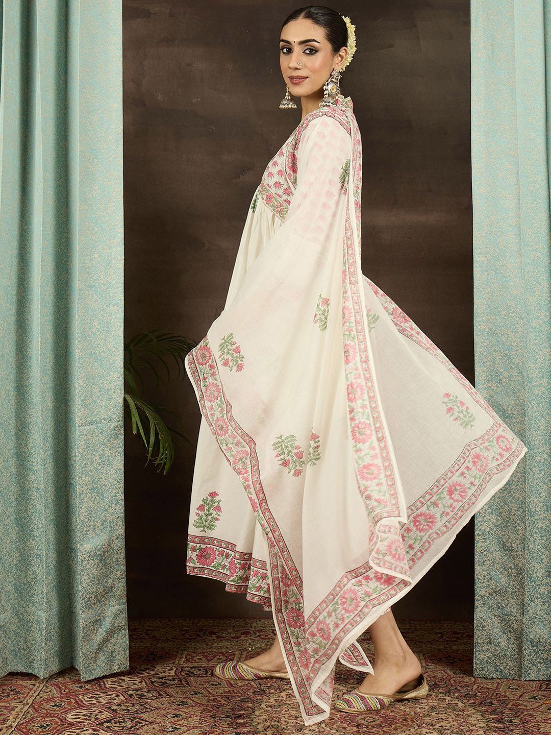 Dhiyona IE Women Floral Printed Empire Mirror Work Kurta with Trousers & With Dupatta