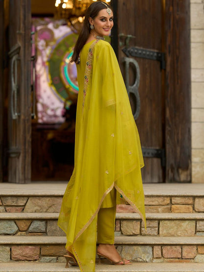 Ethnic Motifs Embroidered Thread Work A-Line Kurta with Trousers & With Dupatta