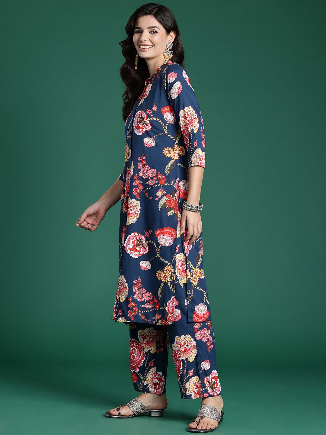 Women Floral Printed Regular Kurta with Palazzos
