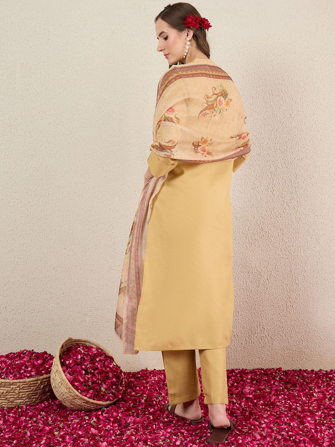 Dhiyona IE Women Solid Kurta with Trousers & Dupatta