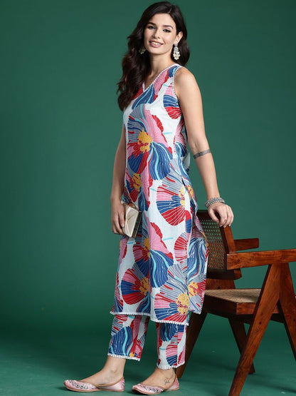 Women Floral Printed Cotton Kurta with Trousers