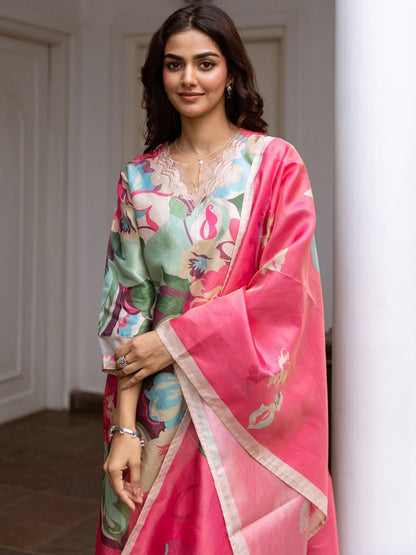 Women Floral Printed Regular Kurta with Trousers & With Dupatta