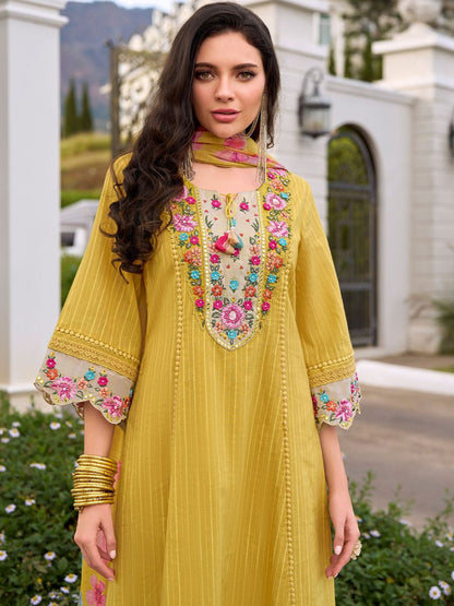 Women Floral Embroidered Regular Thread Work Pure Cotton Kurta Sets