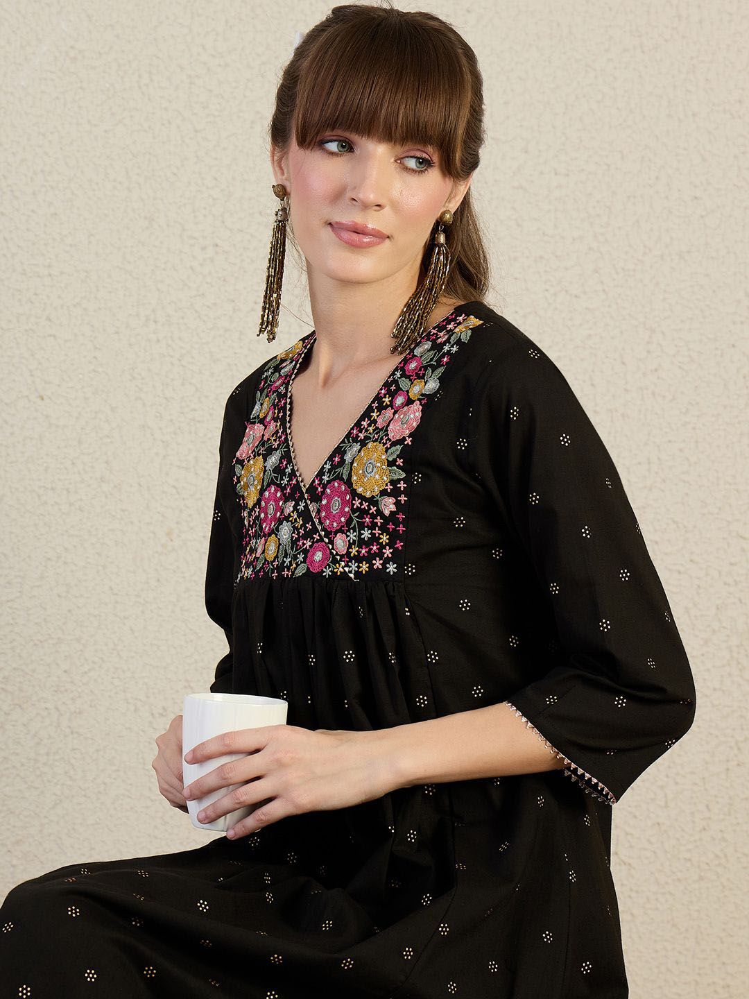 Dhiyona IE Embroidered V-Neck Tunic With Palazzos Co-Ords