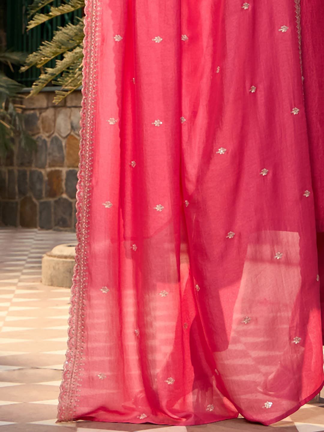 Dhiyona IE Floral Embroidered Regular Thread Work Straight Kurta with Trousers & Dupatta
