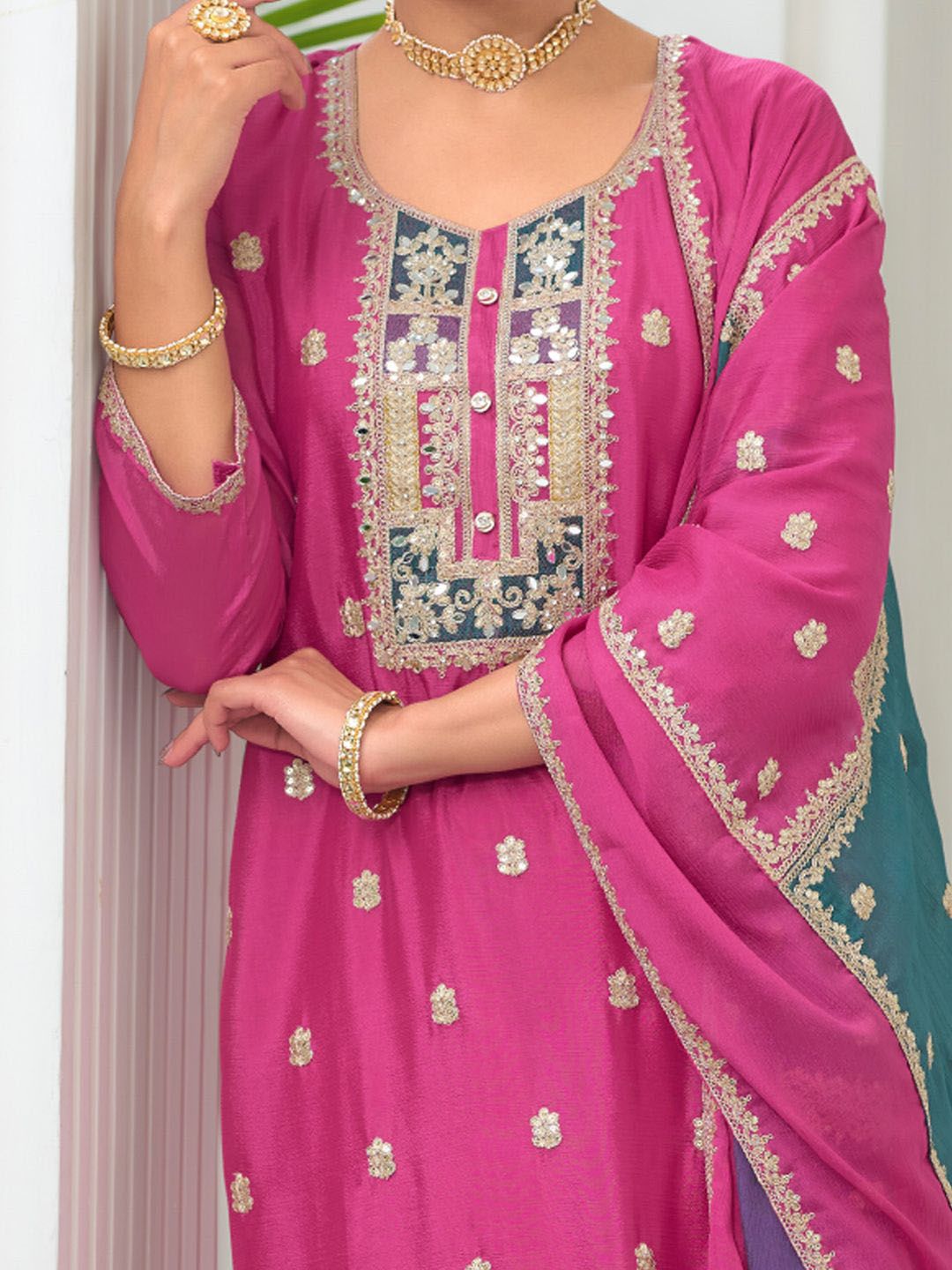 Ethnic Motifs Embroidered Sequinned Round Neck Kurta With Trousers & Dupatta