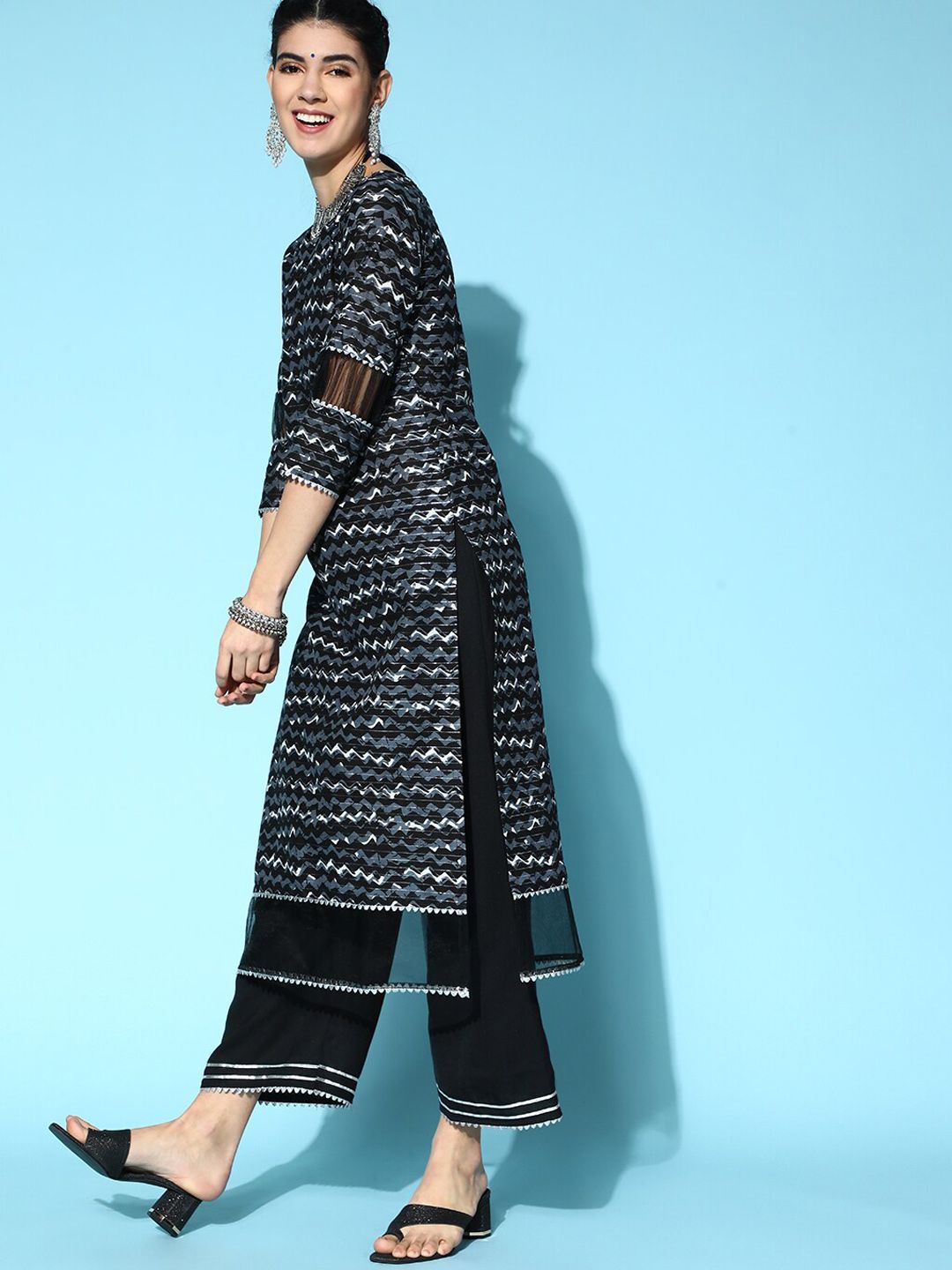 Women Printed Gotta Patti Kurta With Trousers & Dupatta