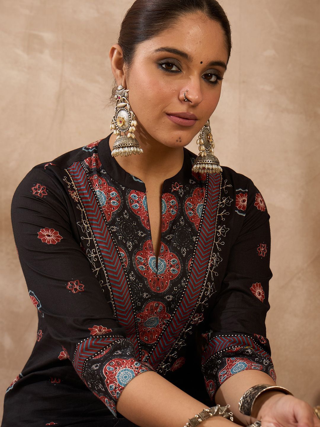 Dhiyona IE Women Ethnic Motifs Printed Regular Beads and Stones Pure Cotton Kurta with Trousers