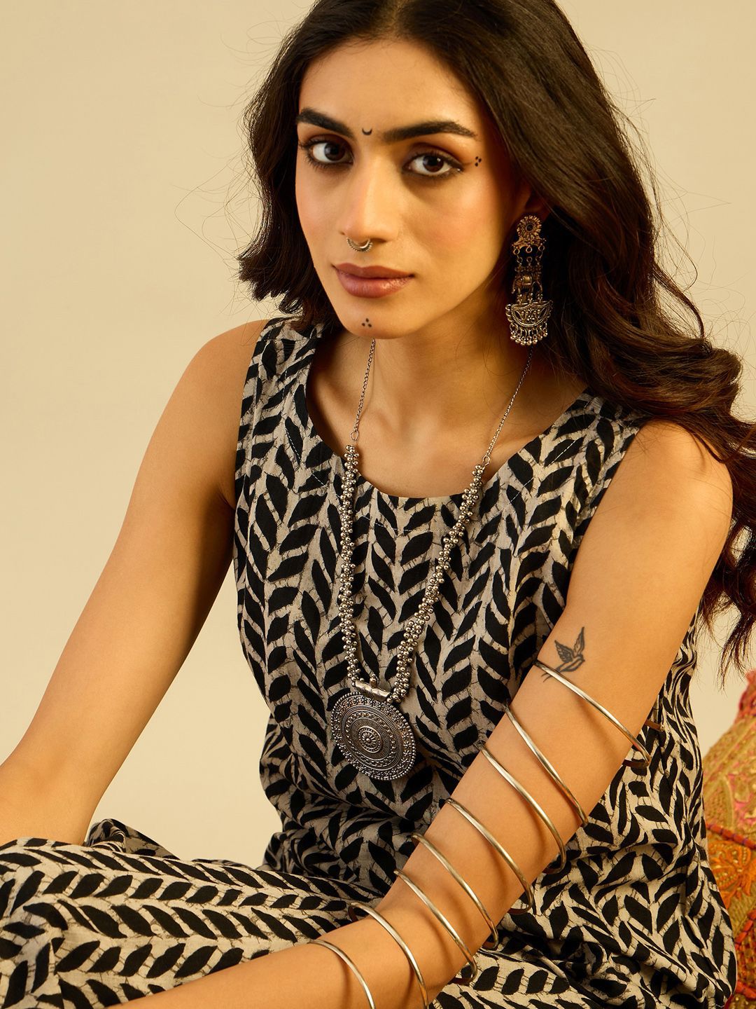 Dhiyona IE Women Floral Printed Indie Prints Kurta