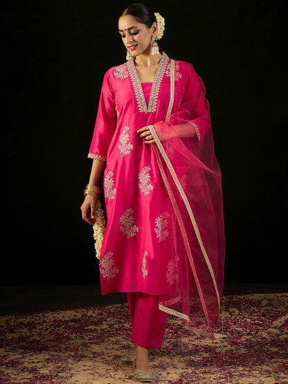 Dhiyona IE V Neck Ethnic Motifs Embroidered Sequinned Kurta with Trouser & Dupatta