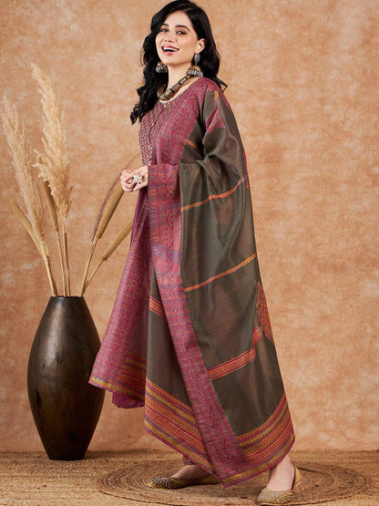 Dhiyona SN Women's Pink Floral Embroidered Zari Sequence A-Line Kurta & Trousers With Dupatta