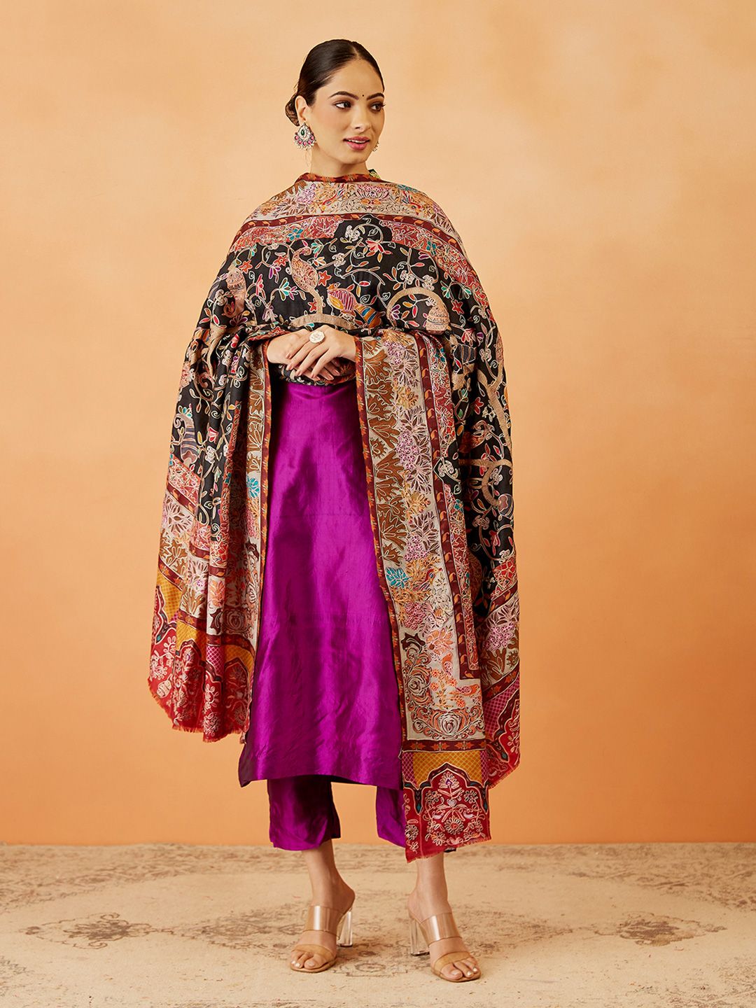Dhiyona PA Women Floral Embroidered Shawl