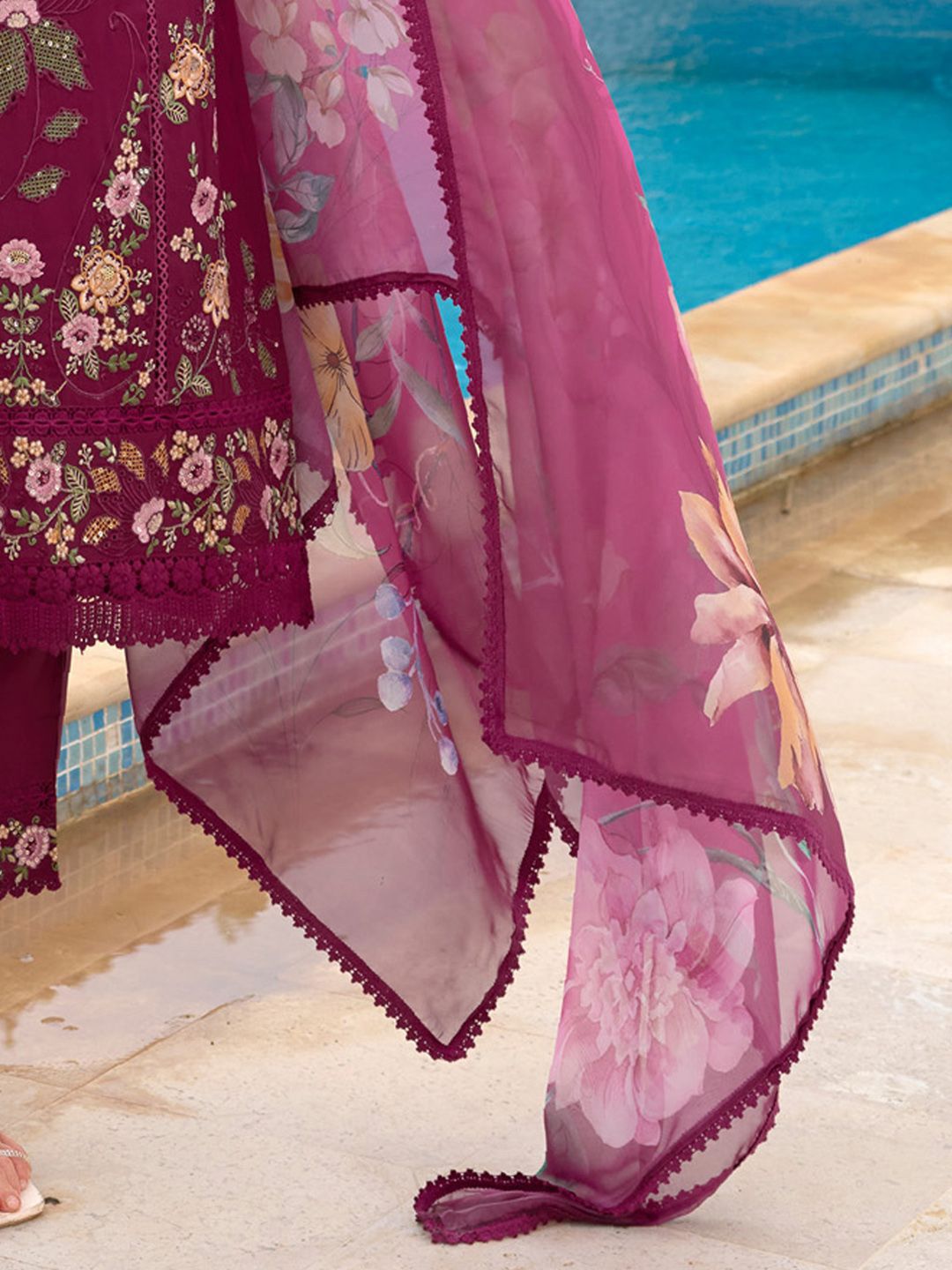 Women Floral Embroidered Regular Thread Work Pure Silk Kurta with Trousers & With Dupatta