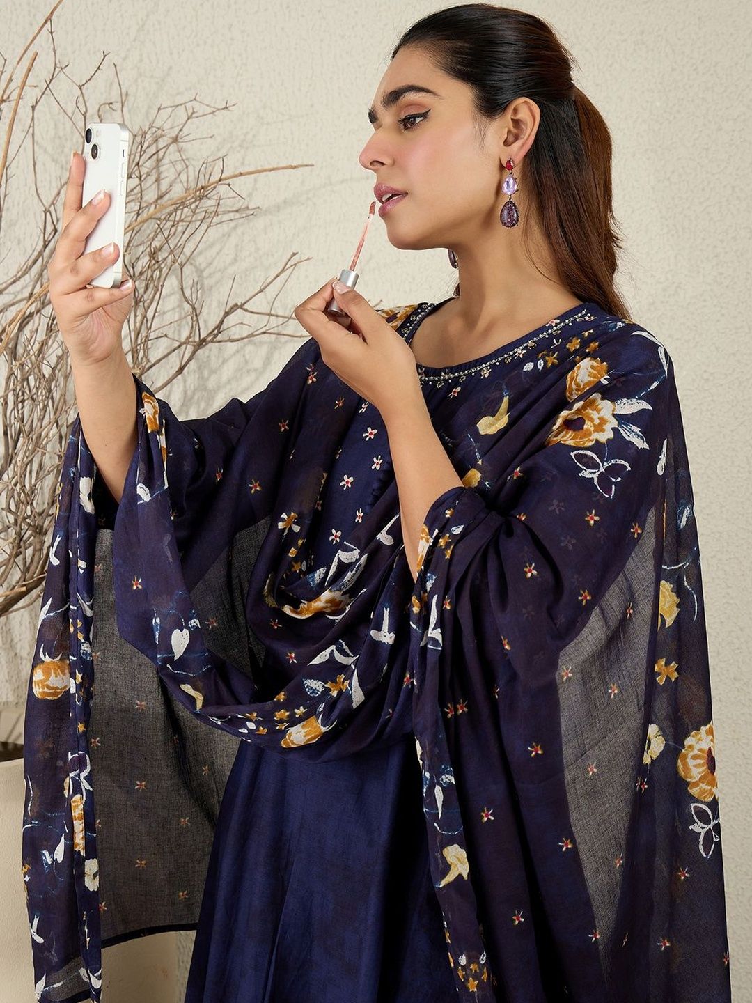 Women Floral Printed Panelled Thread Work Pure Cotton Kurta with Trousers & With Dupatta