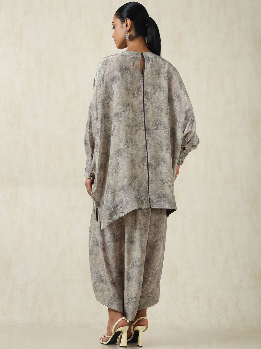 Dhiyona SO Women's Dyed Thread Work Round Neck Puffed Sleeves A-Line Kurta With Trousers