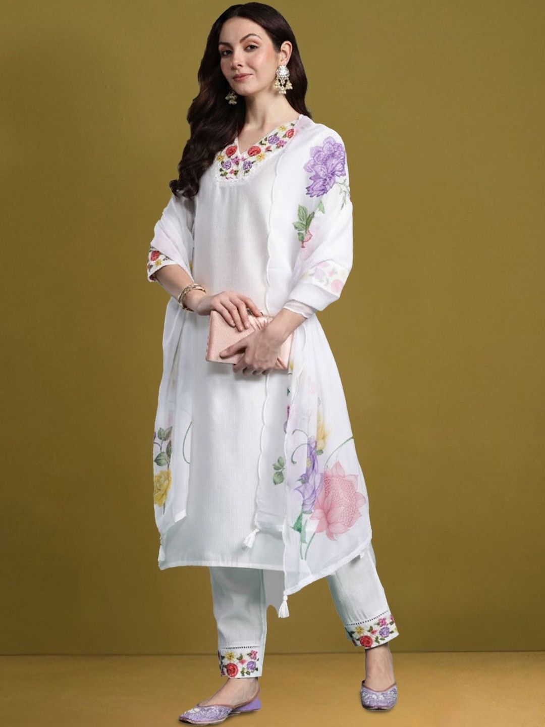 Dhiyona IE Women Floral Embroidered Regular Thread Work Liva Kurta with Trousers & With Dupatta