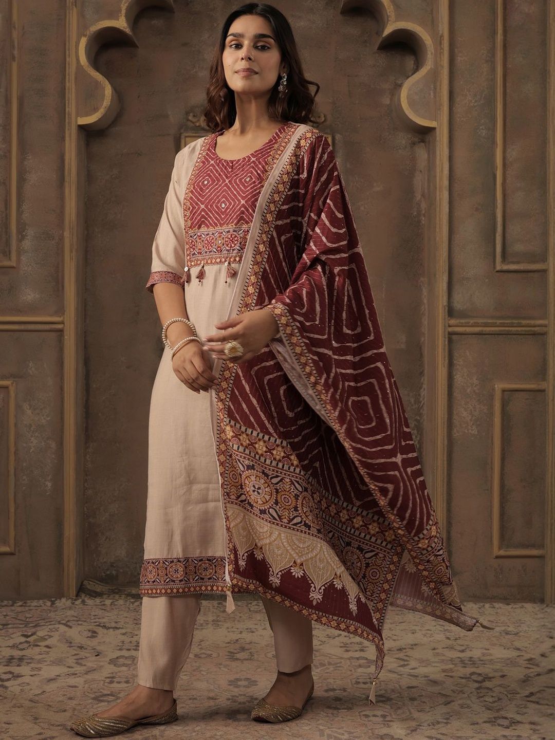 Dhiyona IE Geometric Yoke Design Thread Work Straight Kurta With Trousers & Dupatta