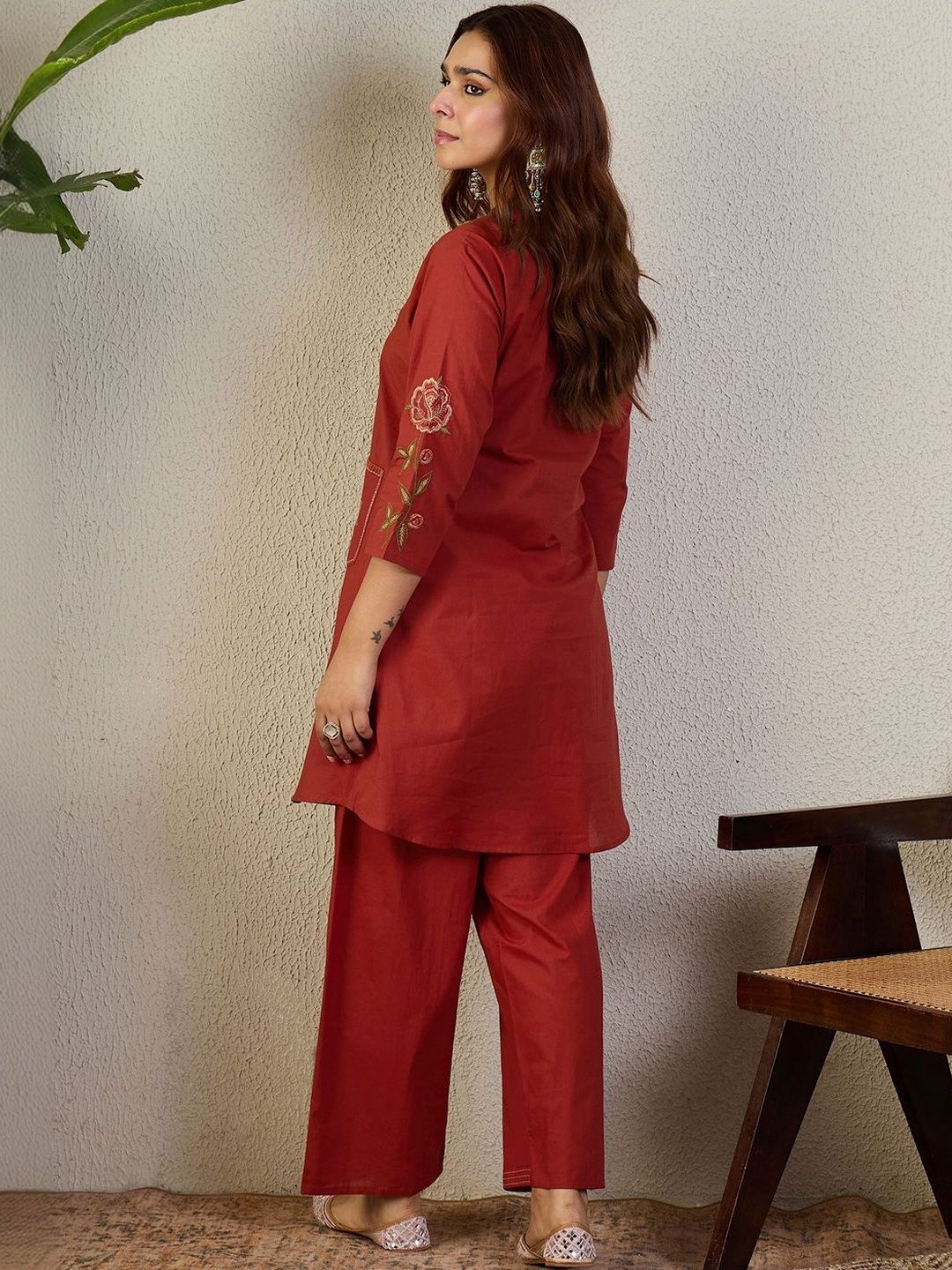 Floral Embroidered Mandarin Collar Thread Work Pure Cotton Kurta With Trousers