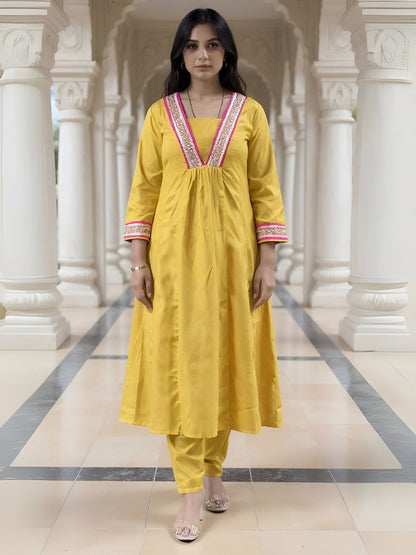 Dhiyona IE Women's Women Ethnic Motifs Embroidered V-Neck Sequinned Kurta with Trousers