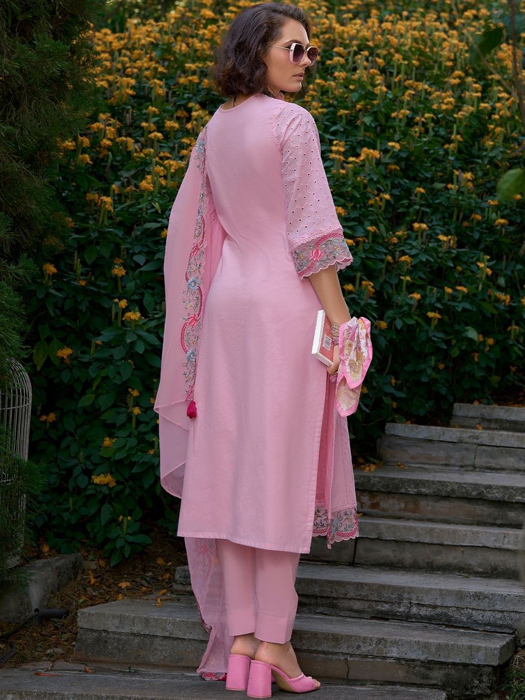 Women Floral Embroidered Regular Thread Work Pure Cotton Kurta with Trousers & With Dupatta