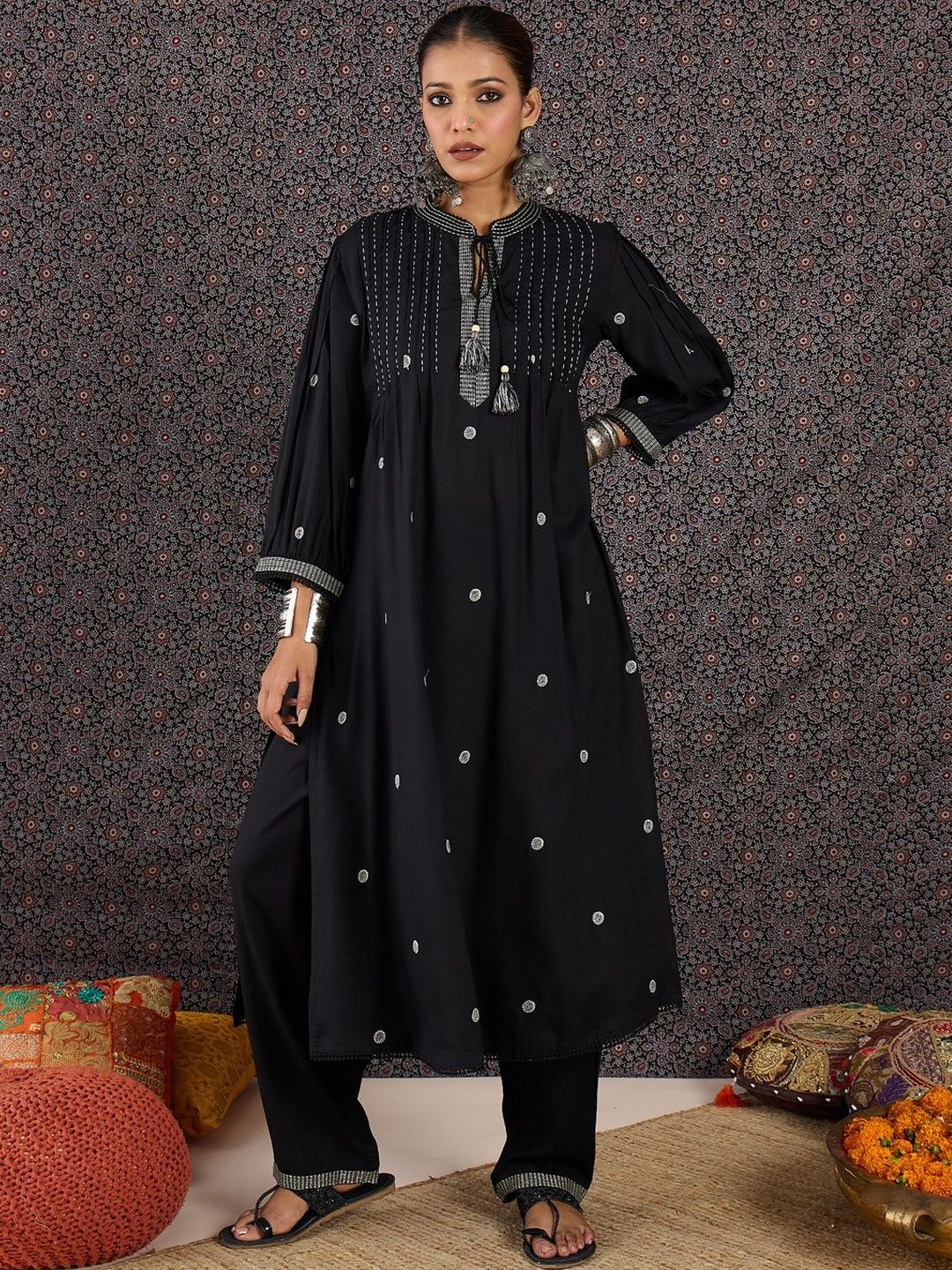 Women Ethnic Motifs Embroidered Panelled Thread Work Kurta with Trousers