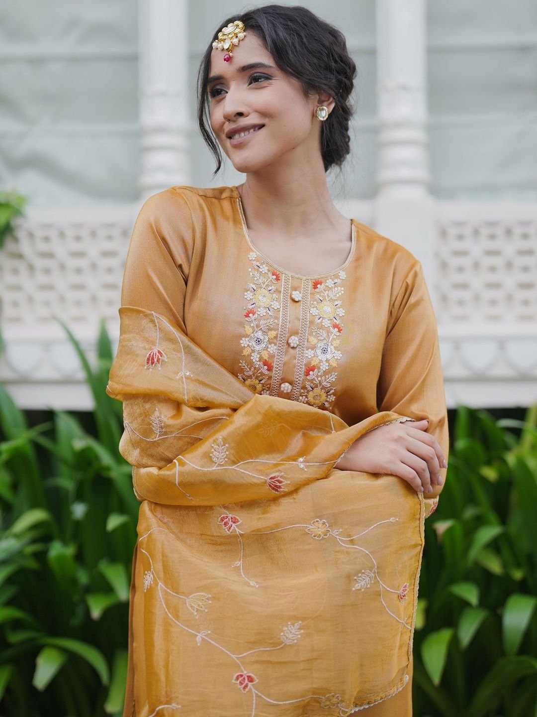 Ethnic Motifs Embroidered Straight Thread Work Kurta With Trouser & Dupatta