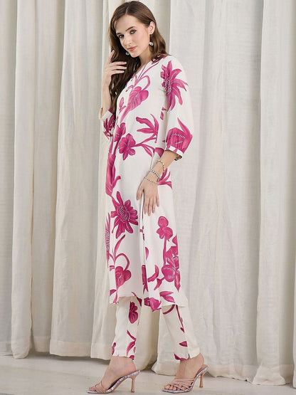 Women Floral Printed Regular Kurta with Trousers