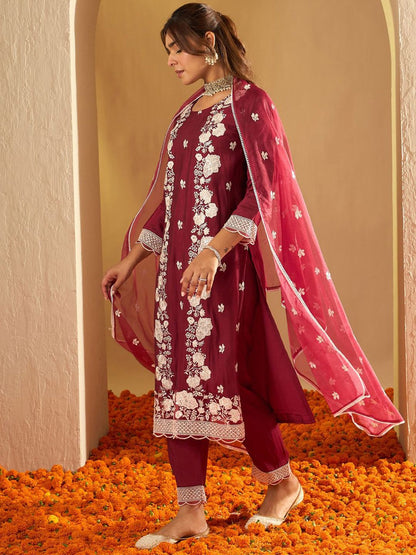 Floral Embroidered Straight Thread Work Kurta with Trousers & Dupatta