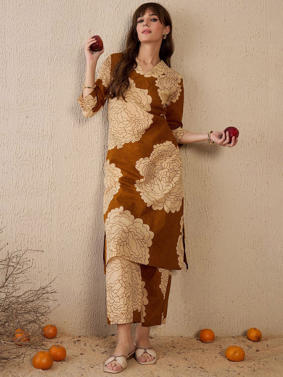Dhiyona IE Women Floral Printed Regular Pure Cotton Kurta with Trousers