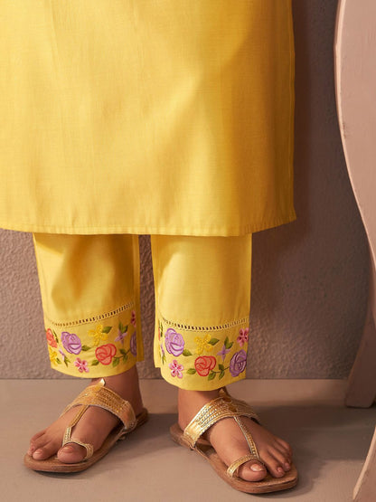 Dhiyona IE Floral Yoke Design V-Neck Thread Work Liva Straight Kurta With Trousers & Dupatta