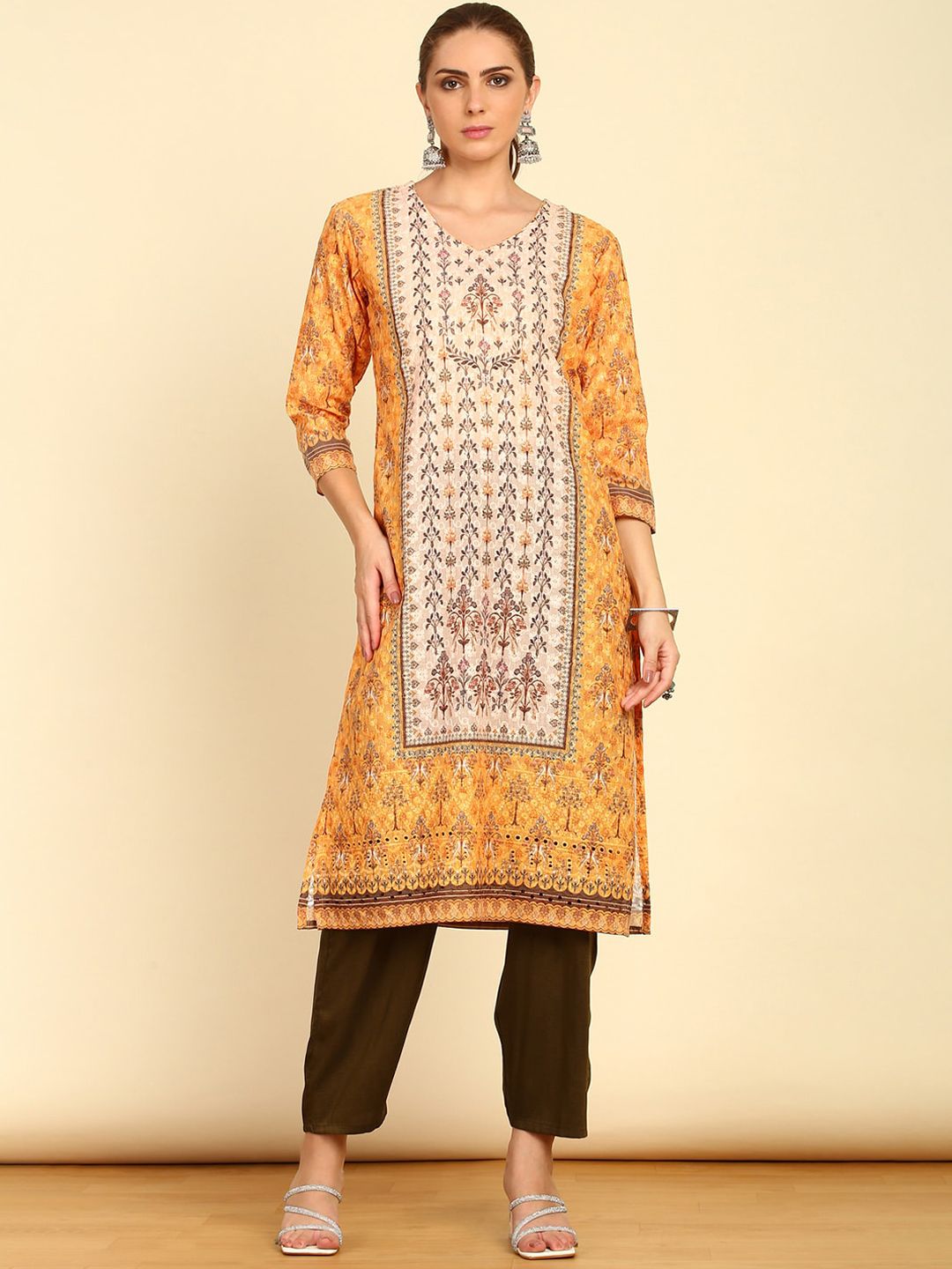 Dhiyona SO Women's Women Floral Printed Sequinned V-Neck Straight Kurta With Trousers & Dupatta