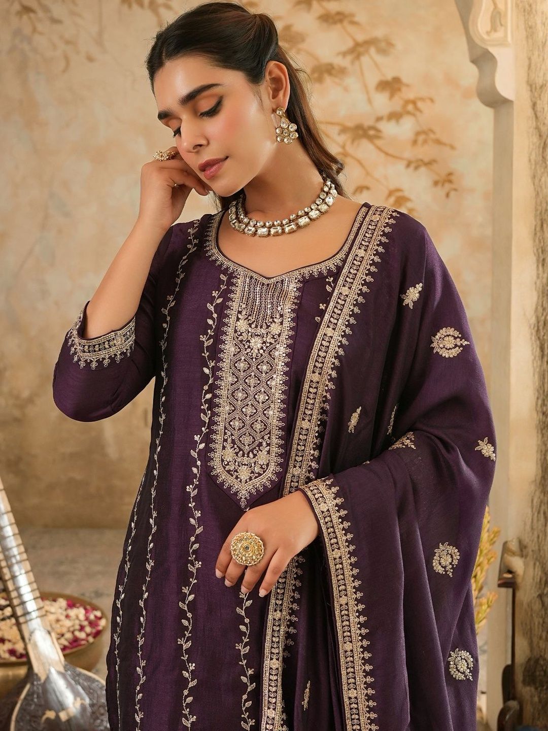 Women Ethnic Motifs Embroidered Thread Work Straight Kurta with Trouser & Dupatta
