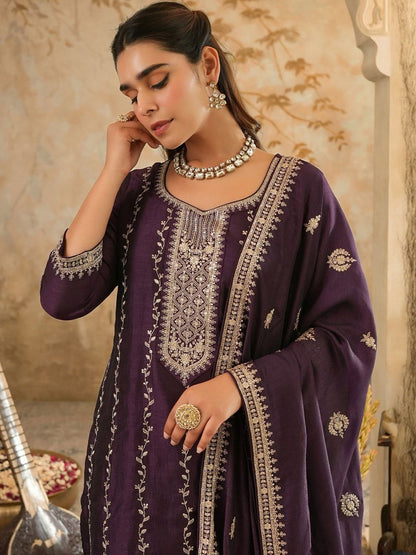 Women Ethnic Motifs Embroidered Thread Work Straight Kurta with Trouser & Dupatta