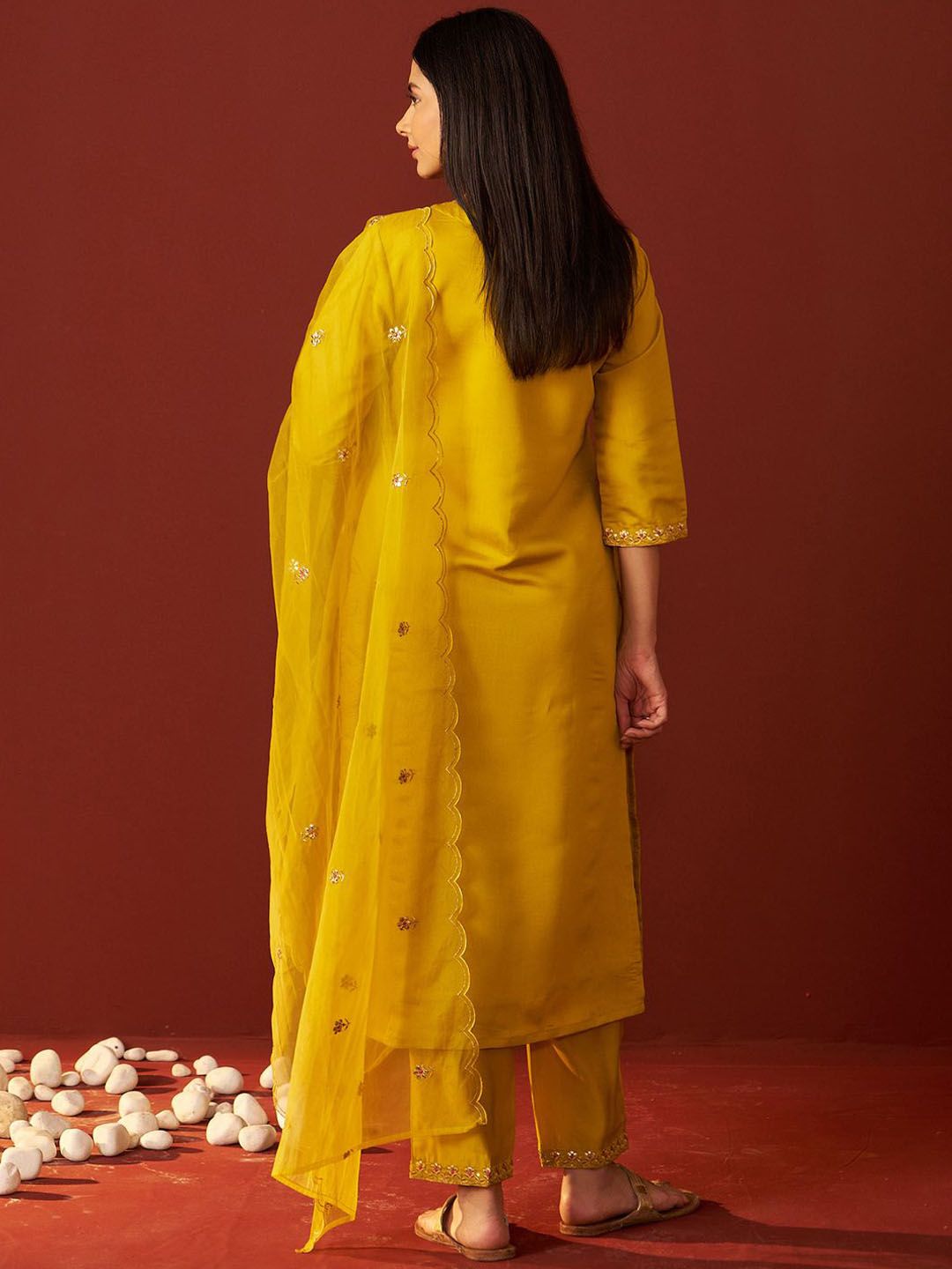 Women Floral Embroidered Kurta with Trousers & Dupatta
