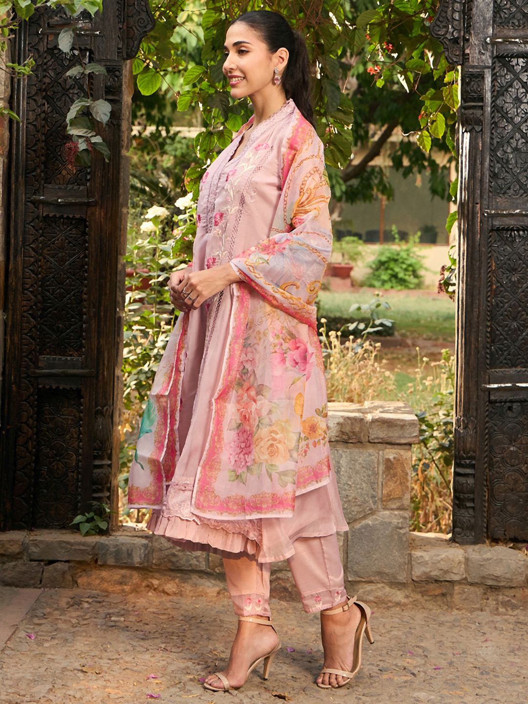 Women Floral Embroidered Panelled Thread Work Kurta with Trousers & With Dupatta