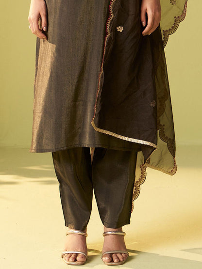 Women Floral Embroidered Kurta with Trousers & Dupatta