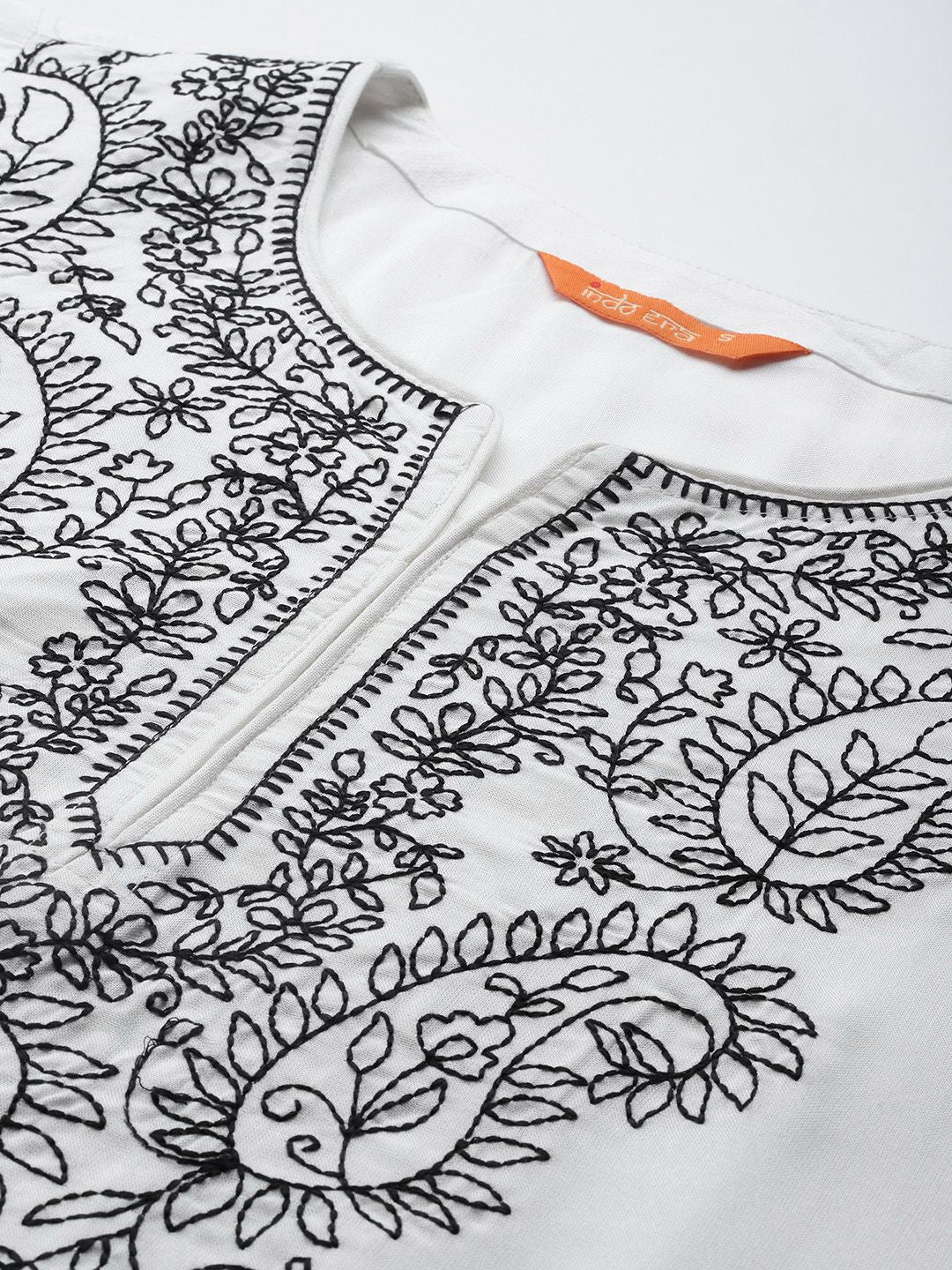 Dhiyona IE Women Floral Embroidered Thread Work Kurta