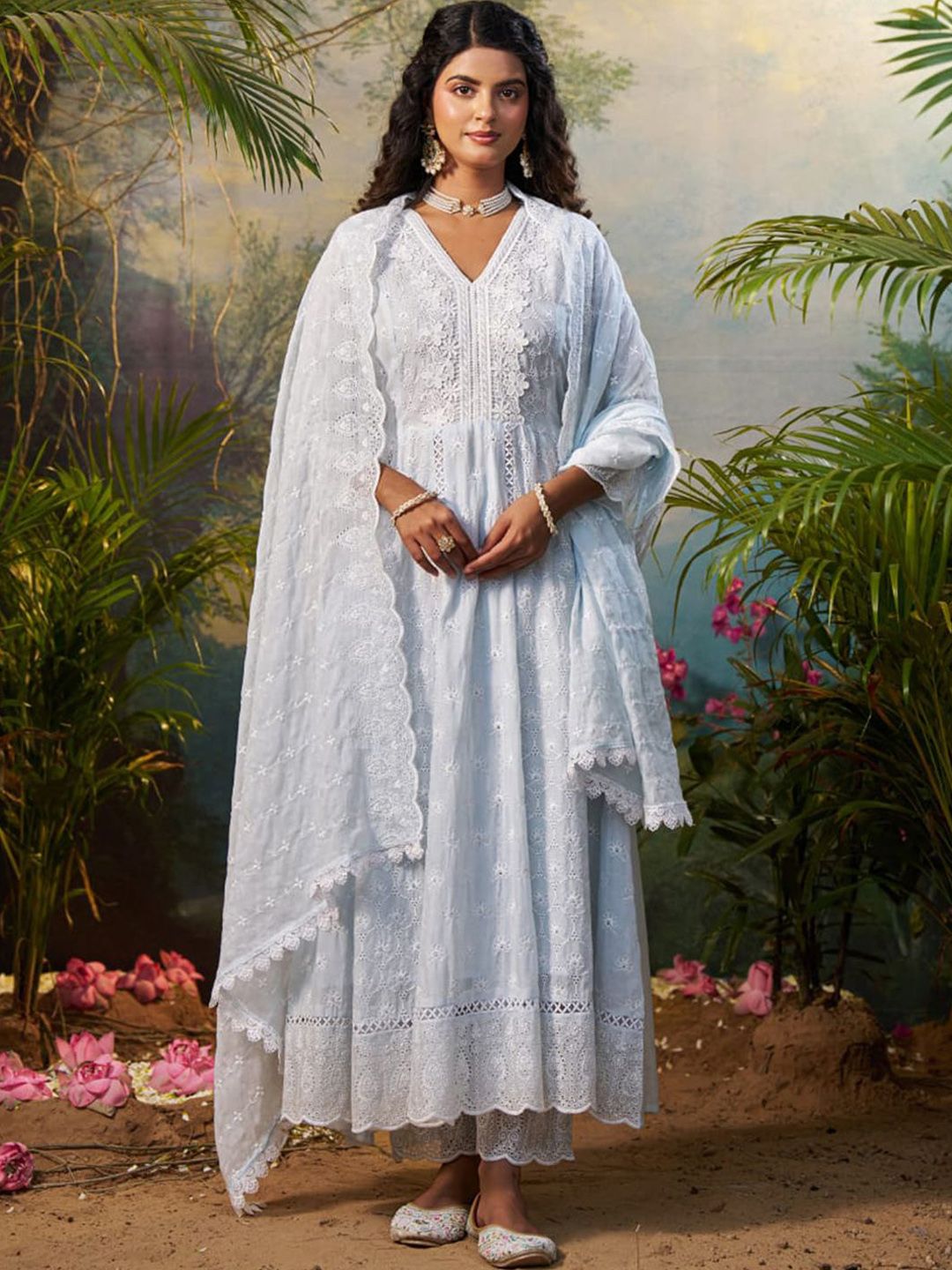 Women Floral Embroidered Regular Thread Work Kurta Trousers With Dupatta Set