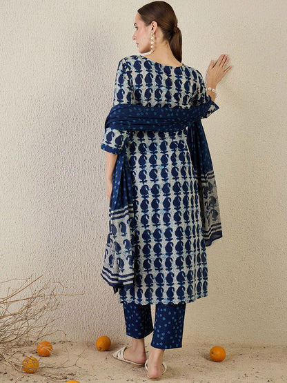 Women Paisley Printed Pure Cotton Kurta with Trousers & Dupatta